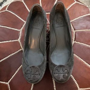 Tory Burch Sally Wedge heels in grey suede